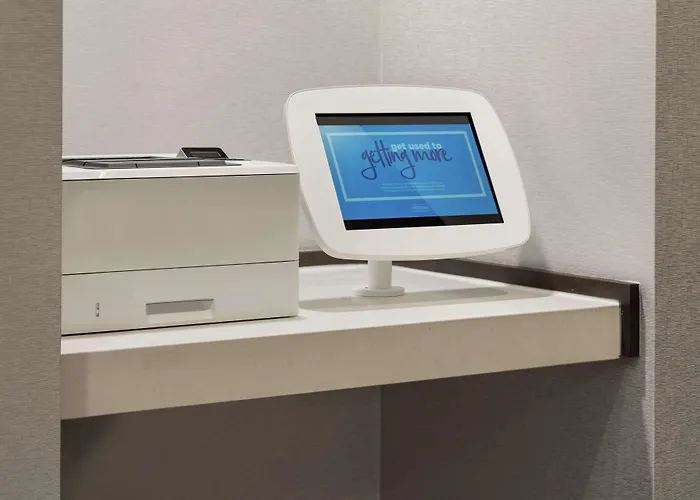 Central hotel: Hilton Garden Inn Chicago Downtown South Loop