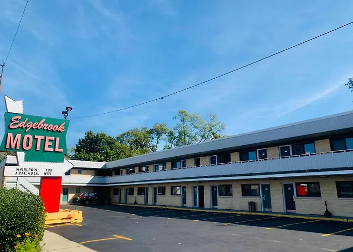 Dog friendly hotels Motel Edgebrook Chicago North Shore By Oyo